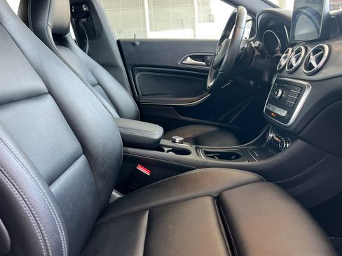 Used 2018 Mercedes-Benz CLA 250 image 15