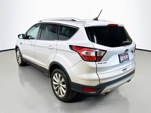 Used 2018 Ford Escape Titanium FWD image 9