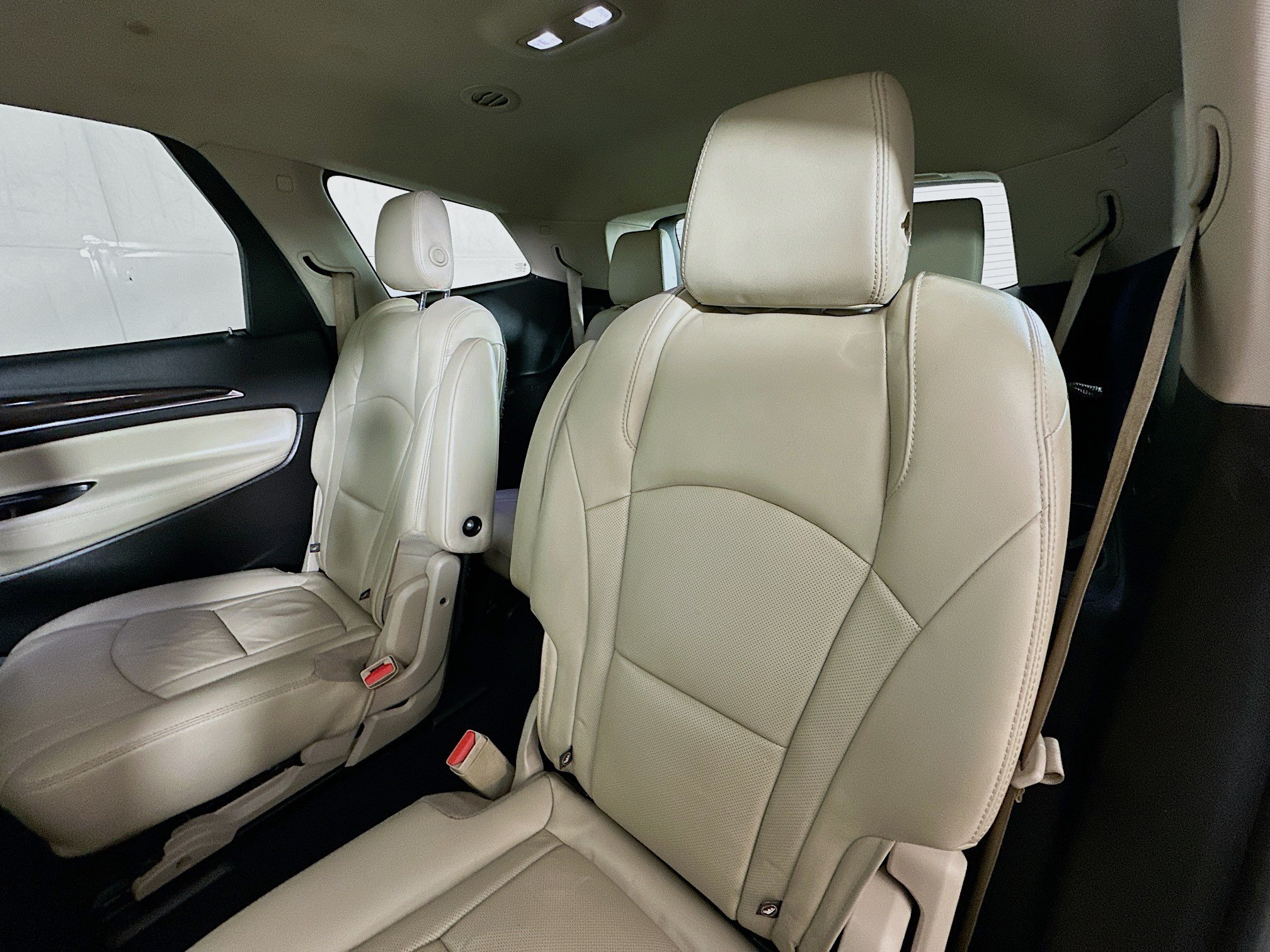 Used 2018 Buick Enclave Essence AWD/4WD image 23