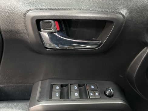 Used 2023 Toyota Tacoma TRD Off-Road w/ Black Out Package (TMS) image 18