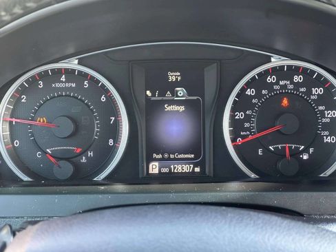 Used 2015 Toyota Camry SE image 23