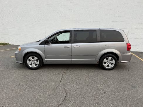 Used 2013 Dodge Grand Caravan SE FWD image 2