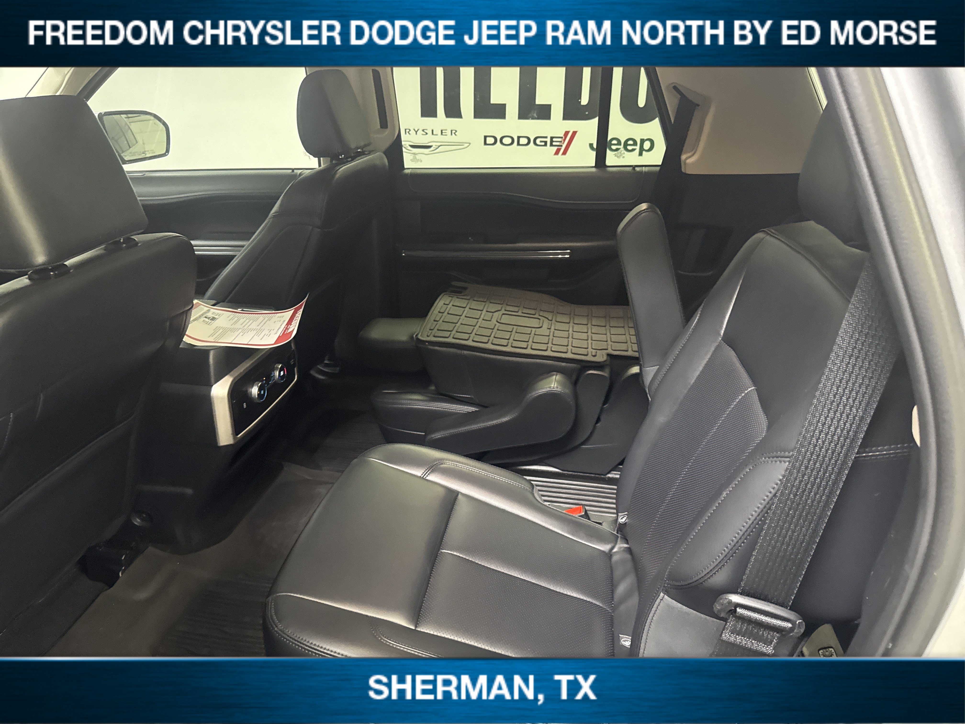 Used 2024 Ford Expedition XLT RWD image 8