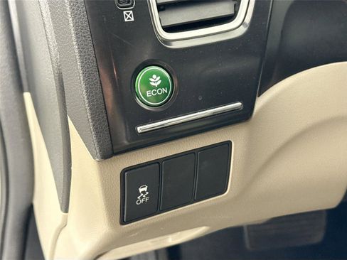 Used 2015 Honda Civic SE image 14