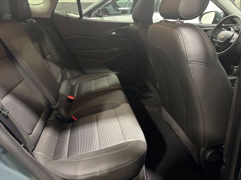 Used 2025 Chevrolet Trax LT image 36