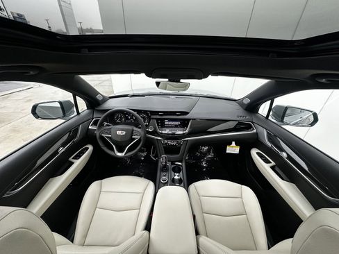 New 2025 Cadillac XT6 Sport w/ Technology Package image 19