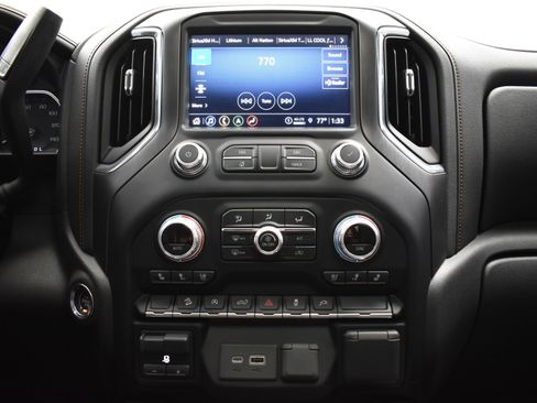 Used 2021 GMC Sierra 1500 AT4 w/ AT4 Preferred Package image 16