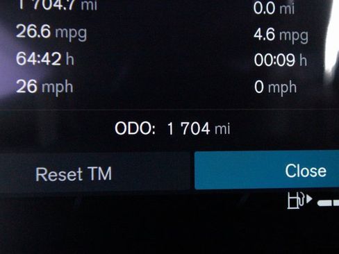 Certified 2025 Volvo XC40 B5 Core w/ Protection Package Premier image 5