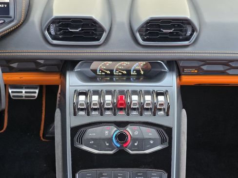 Used 2015 Lamborghini Huracan LP 610-4 image 14