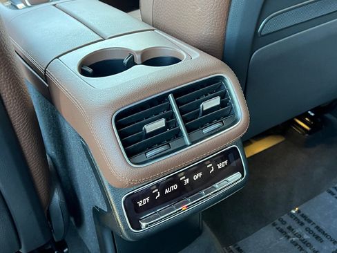 Used 2024 Mercedes-Benz GLS 450 4MATIC w/ Pinnacle Trim Package image 19