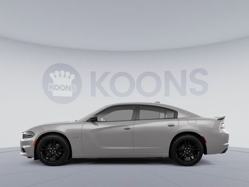 Used 2022 Dodge Charger R/T RWD image 2