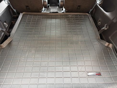 Used 2022 Ford Explorer XLT w/ Equipment Group 202A image 24