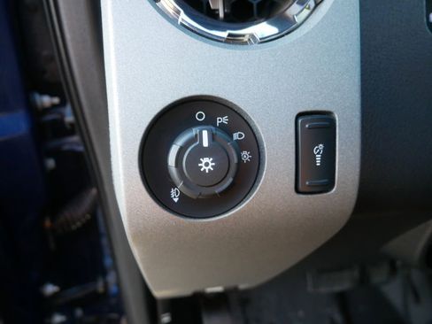 Used 2011 Ford F350 Lariat w/ Lariat Interior Pkg image 18