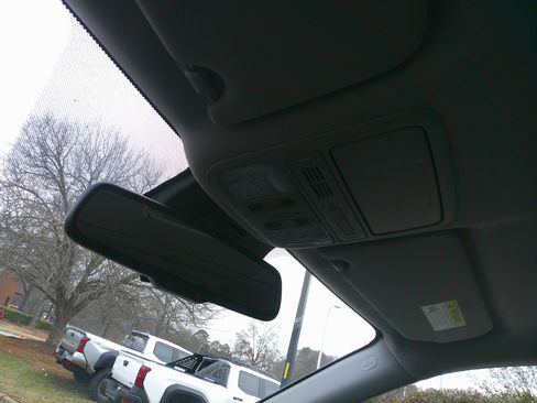 Used 2018 Honda Pilot Touring image 39