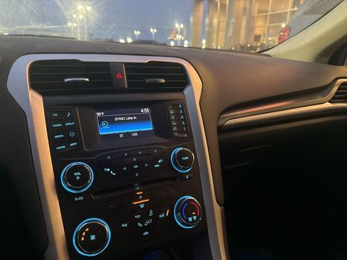 Used 2014 Ford Fusion SE image 14