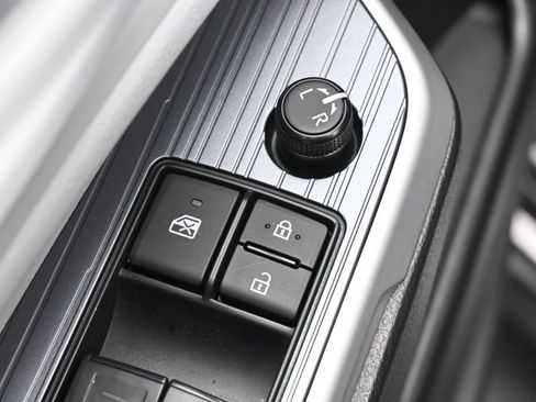 Certified 2026 Toyota Sienna LE FWD image 12