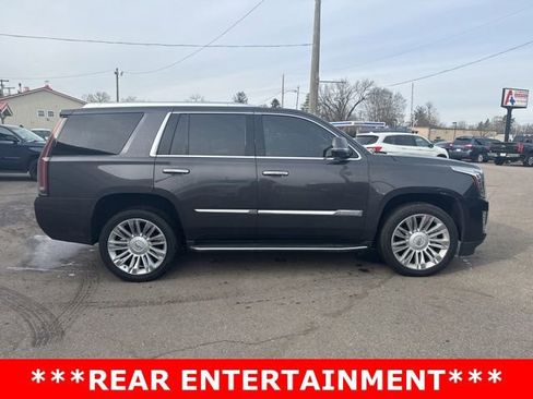 Used 2016 Cadillac Escalade Platinum image 2
