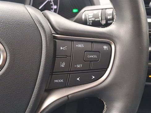 Used 2019 Lexus UX 250h w/ Premium Package AWD/4WD image 18