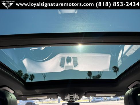 Used 2021 Porsche Cayenne AWD/4WD image 18