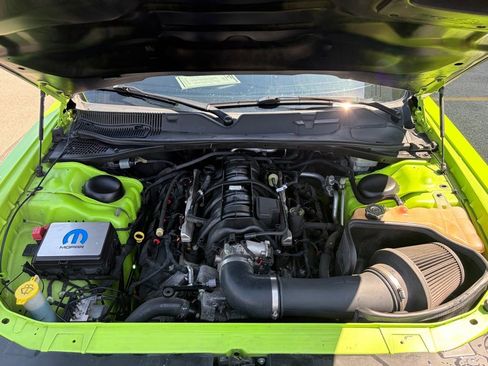 Used 2015 Dodge Challenger R/T Plus RWD image 29