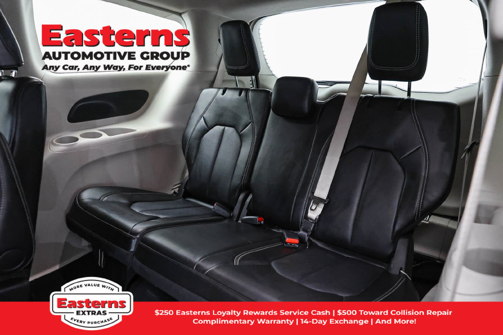Used 2024 Chrysler Pacifica Touring-L FWD image 25
