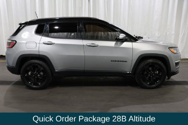 Used 2020 Jeep Compass Latitude FWD image 2