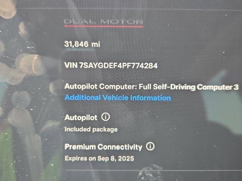 Used 2023 Tesla Model Y Performance image 9
