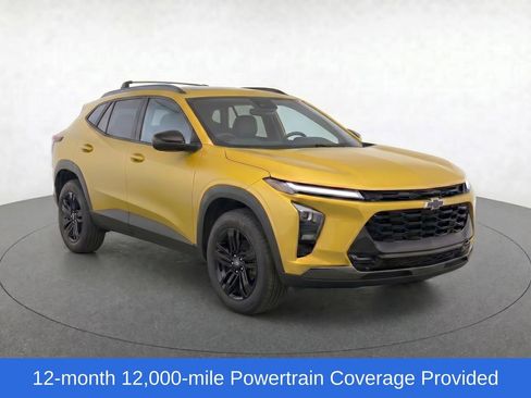 Used 2024 Chevrolet Trax ACTIV w/ Sunroof Package FWD image 2