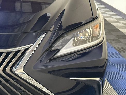 Used 2020 Lexus ES 350 w/ Luxury Package image 53