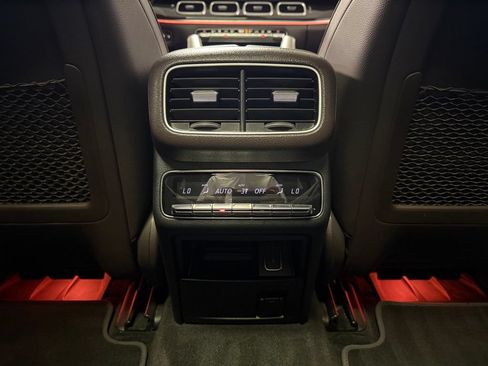 Used 2022 Mercedes-Benz GLS 450 4MATIC image 18