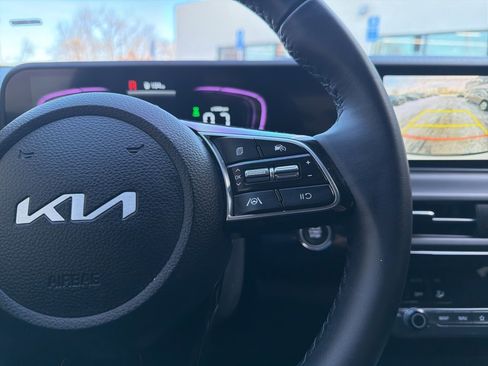 Certified 2025 Kia Seltos S image 37