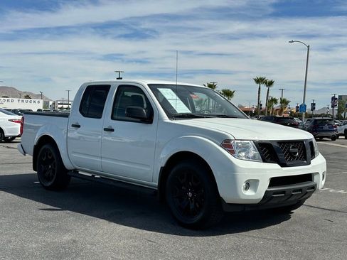 Used 2020 Nissan Frontier SV w/ Midnight Edition Floor Mats image 9