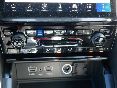 Certified 2025 Jeep Grand Cherokee L Limited w/ Luxury Tech Group II image 48