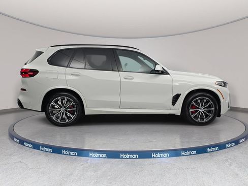 New 2026 BMW X5 xDrive50e w/ M Sport Package AWD/4WD image 4