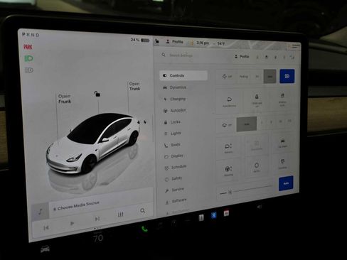 Used 2022 Tesla Model 3 image 29
