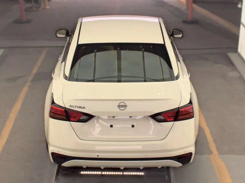 Used 2024 Nissan Altima 2.5 S FWD image 4