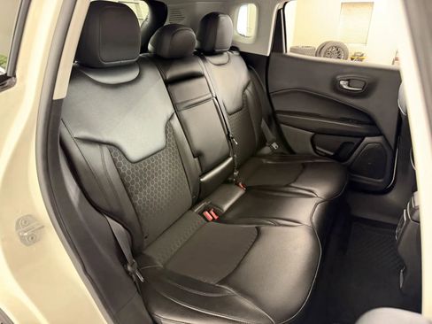 Used 2018 Jeep Compass Latitude w/ Popular Equipment Group AWD/4WD image 34