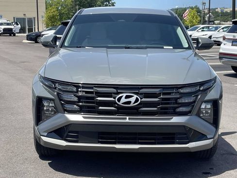 Certified 2025 Hyundai Tucson SE FWD image 8