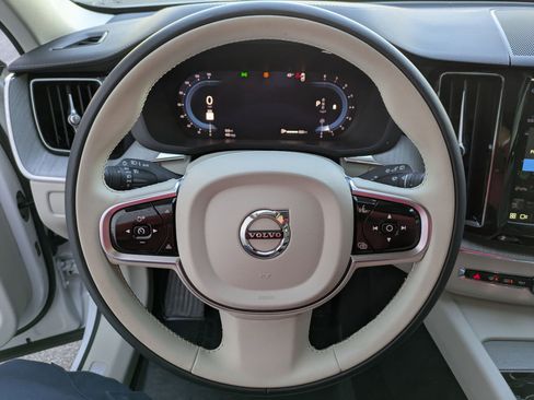 Used 2025 Volvo XC60 B5 Ultra w/ Protection Package Premier image 17