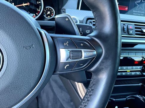 Used 2018 BMW 650i Convertible image 24