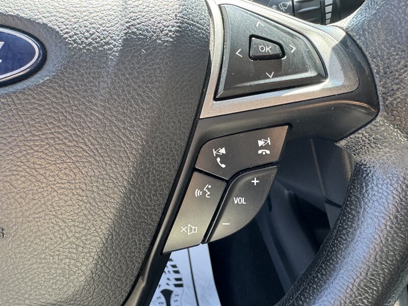 Used 2019 Ford Fusion SE FWD image 24