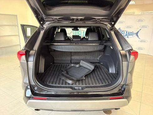 Used 2022 Toyota RAV4 XSE AWD/4WD image 10