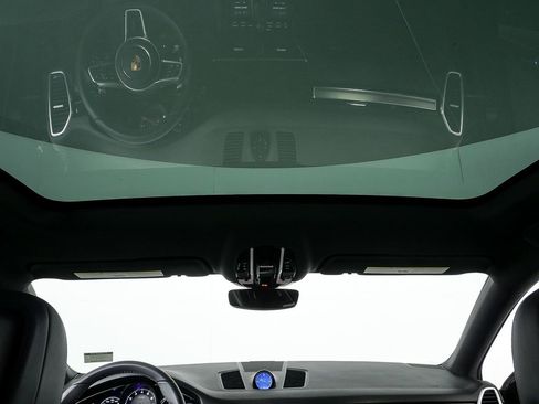 Certified 2023 Porsche Cayenne Coupe AWD/4WD image 21