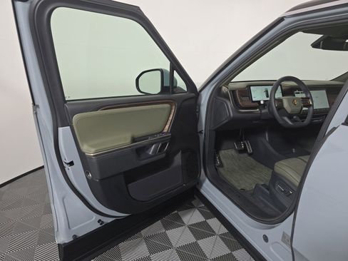 Used 2022 Rivian R1S Launch Edition AWD/4WD image 16