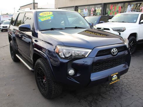 Used 2014 Toyota 4Runner SR5 image 8