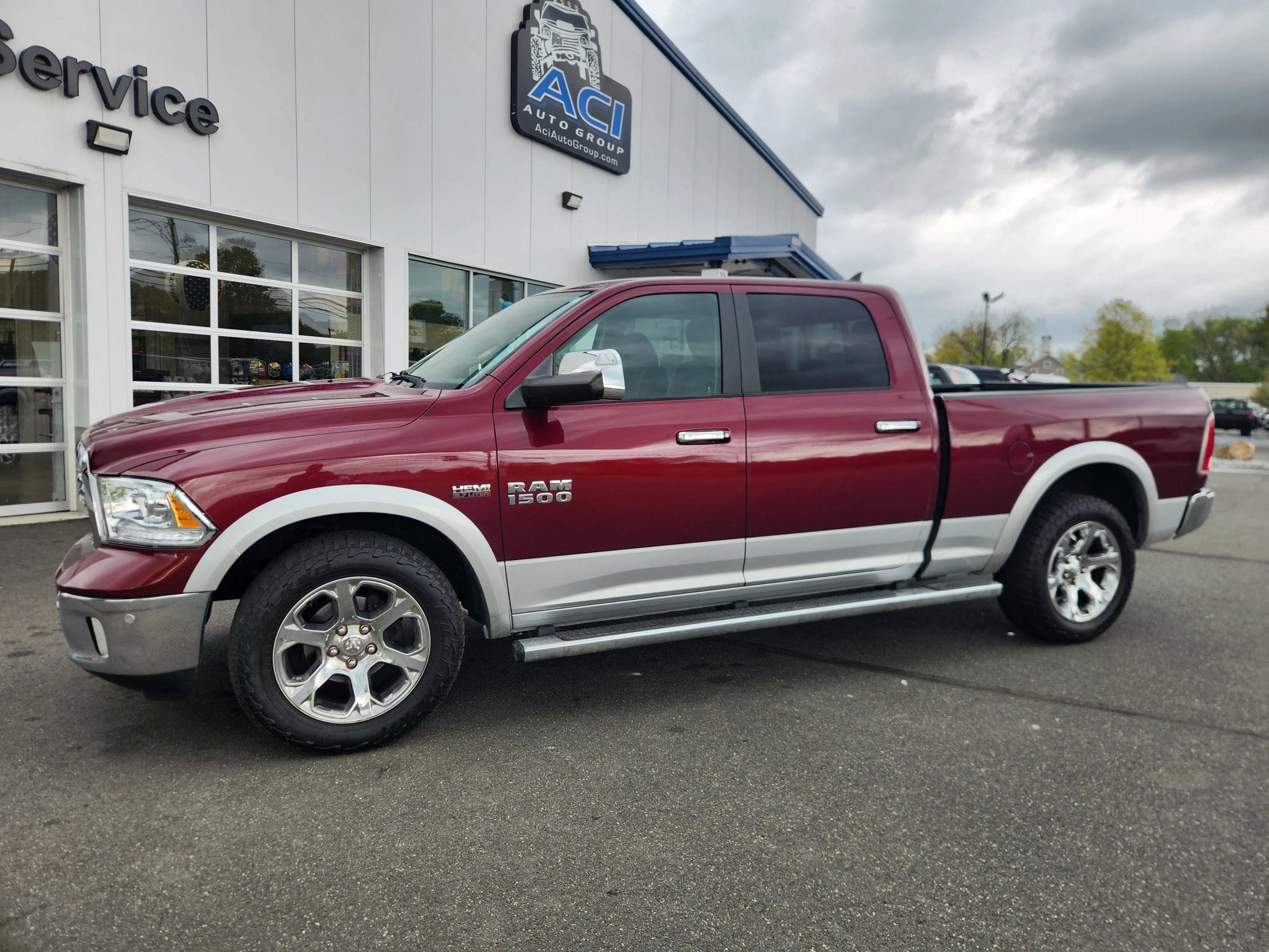 Used 2017 RAM 1500 Laramie w/ Convenience Group AWD/4WD image 8