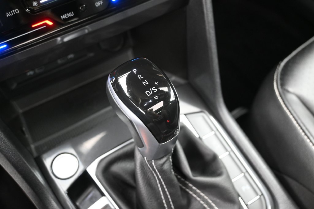 Used 2024 Volkswagen Tiguan SE R-Line AWD/4WD image 23