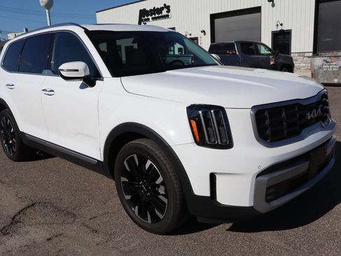 Used 2023 Kia Telluride SX Prestige AWD/4WD image 2