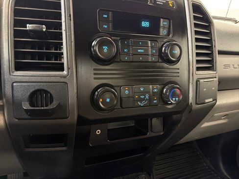 Used 2019 Ford F250 XL image 18