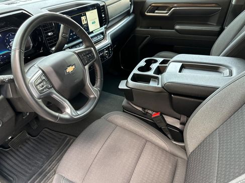 Used 2025 Chevrolet Silverado 1500 LT image 10
